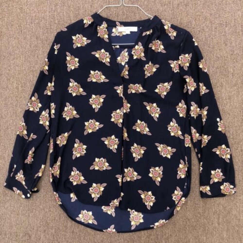 Loft blouse petite med navy floral long sleeve roll tab hi low hem tunic